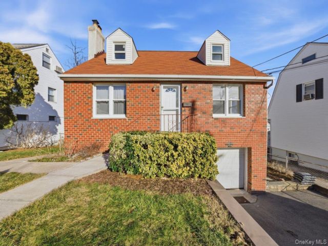  3 BR,  3.00 BTH &nbsp;Cape cod style home in Yonkers
