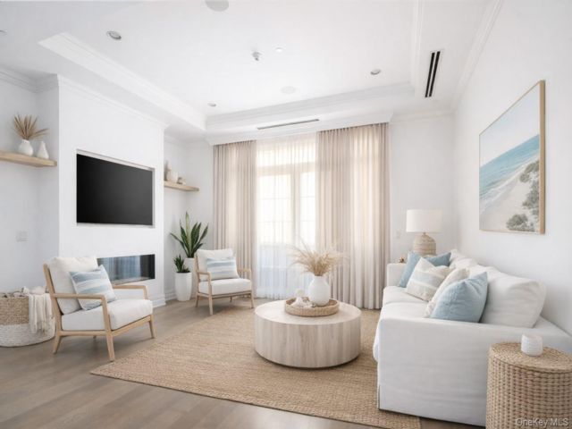  2 BR,  3.00 BTH &nbsp;Other style home in North Hills