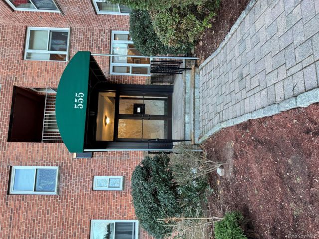  1 BR,  1.00 BTH &nbsp;Modern style home in Hastings-on-hudson