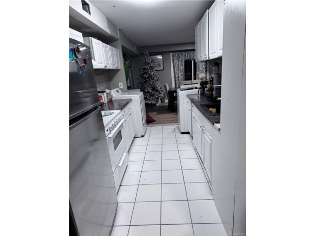  3 BR,  2.00 BTH &nbsp;House style home in Calverton