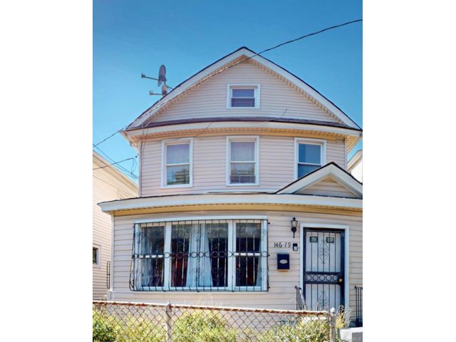  4 BR,  3.00 BTH &nbsp;House style home in Jamaica