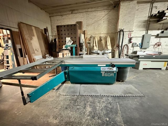 Studio,  0.00 BTH &nbsp;Commercial style home in East New York