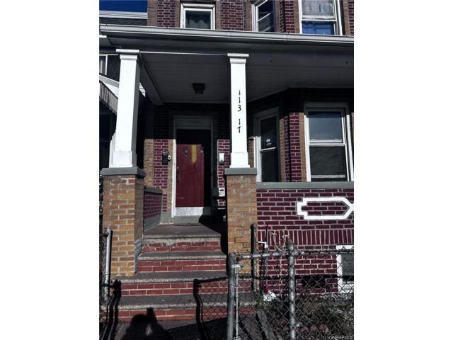  3 BR,  1.00 BTH &nbsp;Colonial style home in Richmond Hill