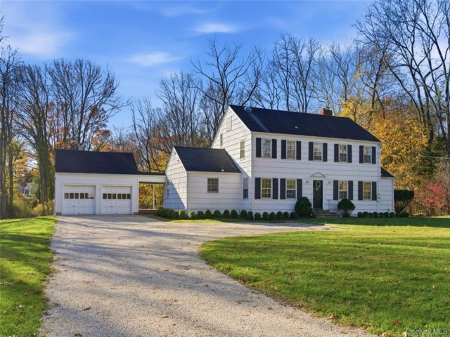  4 BR,  3.00 BTH &nbsp;Other style home in Cold Spring Harbor
