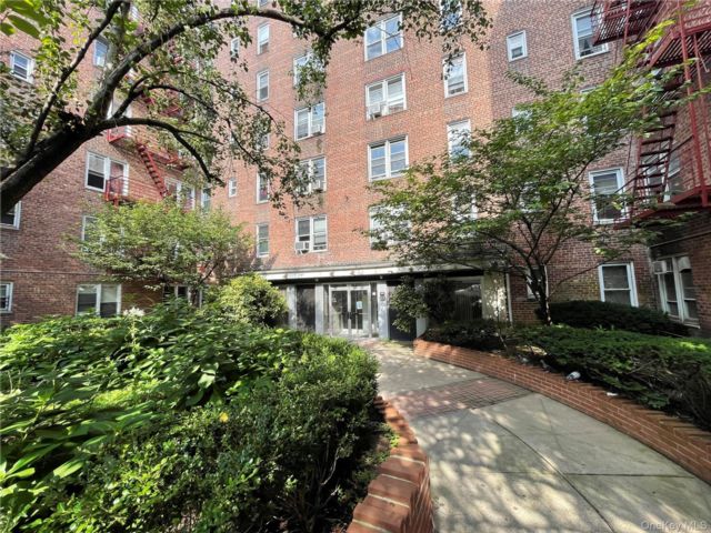  2 BR,  1.00 BTH &nbsp;Other style home in Forest Hills