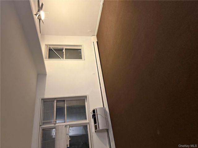 [PHOTO]