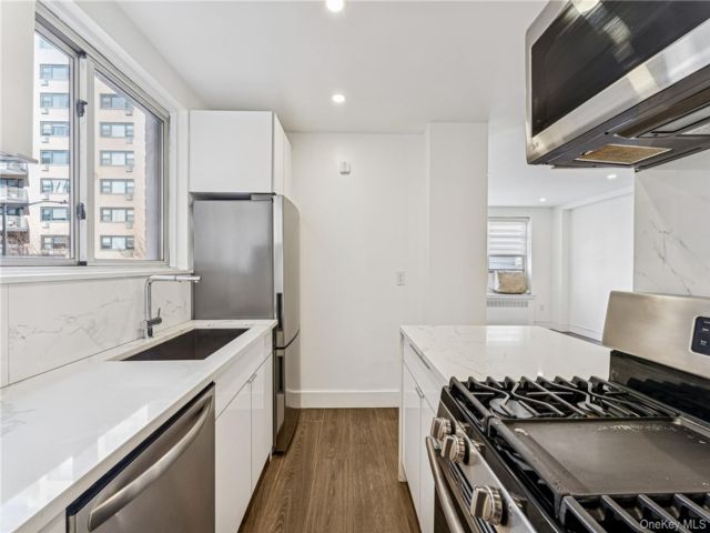[PHOTO]