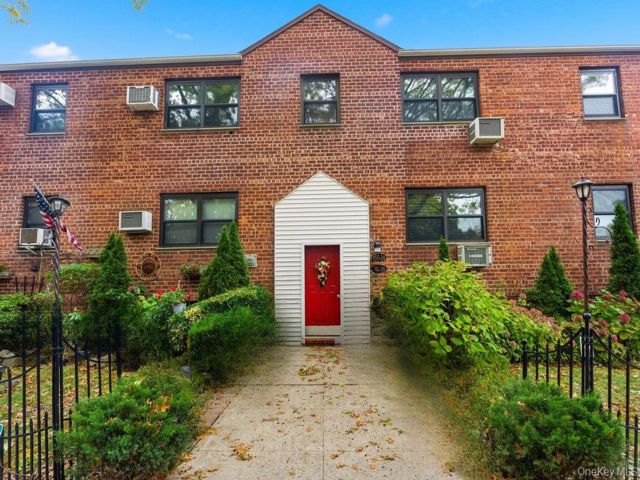 [Howard Beach Real Estate, listing number 7247941]
