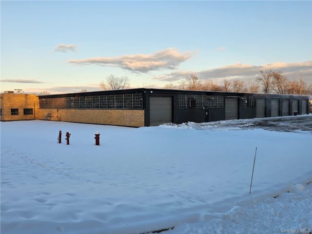 Studio,  0.00 BTH &nbsp;Commercial style home in Middletown