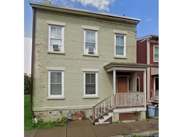  3 BR,  2.00 BTH &nbsp;Traditional style home in Newburgh