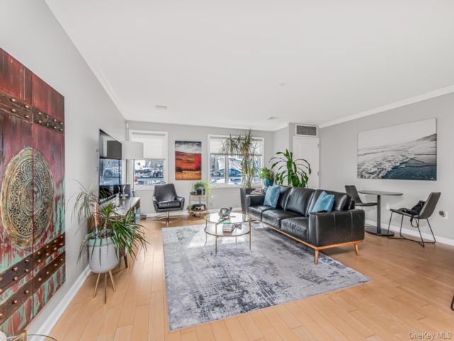  2 BR,  2.00 BTH &nbsp;Other style home in Throggs Neck