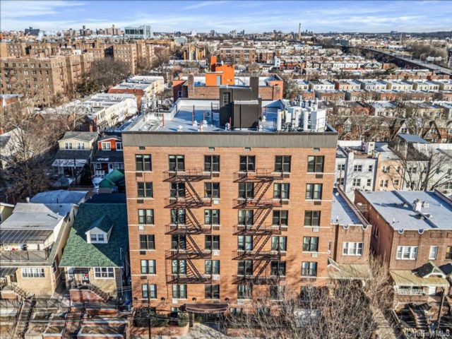  1 BR,  1.00 BTH &nbsp;Other style home in Sunnyside