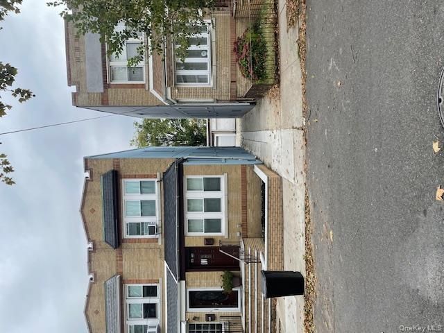  2 BR,  1.00 BTH &nbsp;Traditional style home in Maspeth