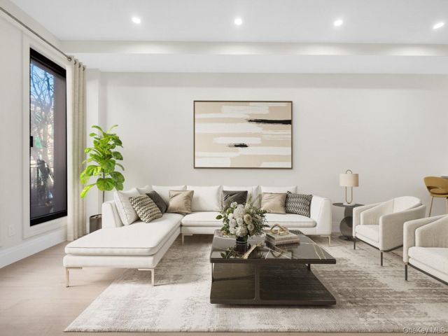  2 BR,  2.00 BTH &nbsp;Condo style home in Prospect Heights
