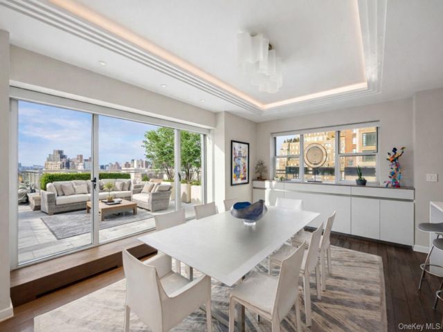  2 BR,  3.00 BTH &nbsp;Other style home in New York (manhattan)