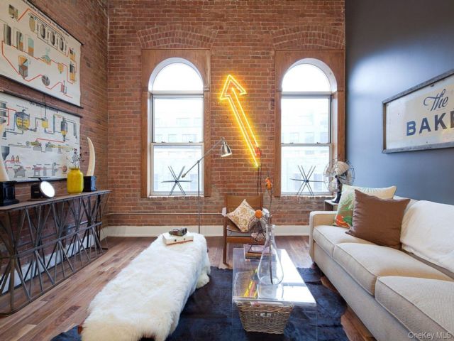  2 BR,  2.00 BTH &nbsp;House style home in Williamsburg