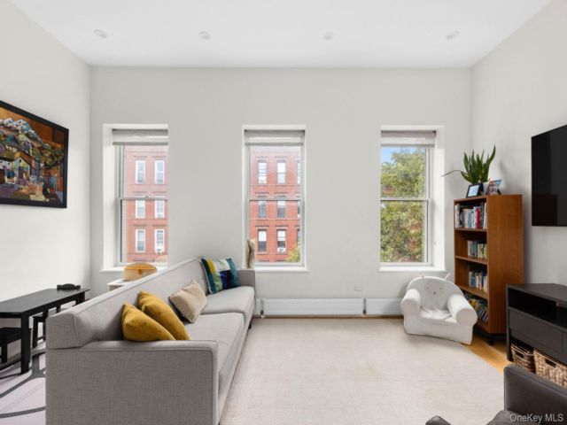  2 BR,  2.00 BTH &nbsp;Condo style home in Carroll Gardens