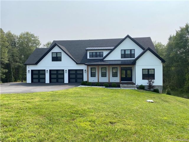  4 BR,  3.00 BTH &nbsp;Farmhouse style home in Wappingers Falls