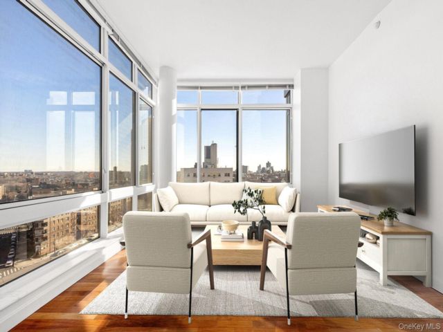  2 BR,  2.00 BTH &nbsp;Condo style home in Forest Hills