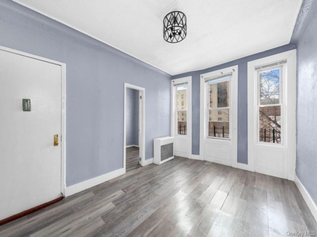  9 BR,  3.00 BTH &nbsp;House style home in Morrisania