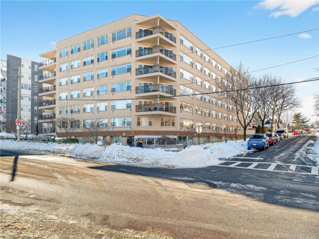 [White Plains Real Estate, listing number 7248594]