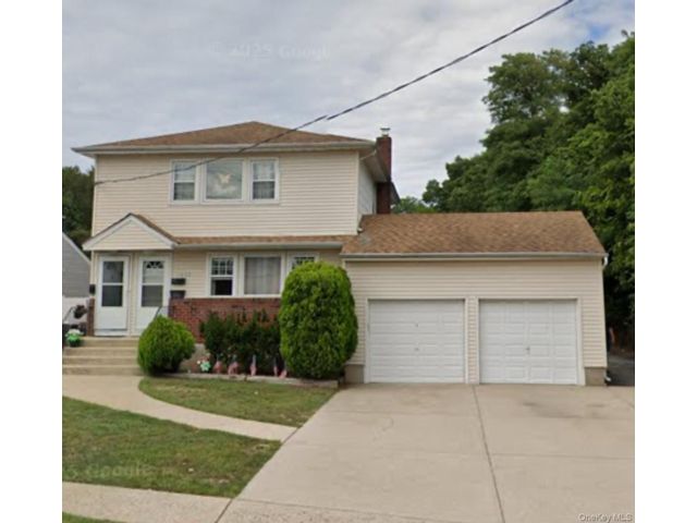  3 BR,  2.00 BTH &nbsp;Other style home in Wantagh