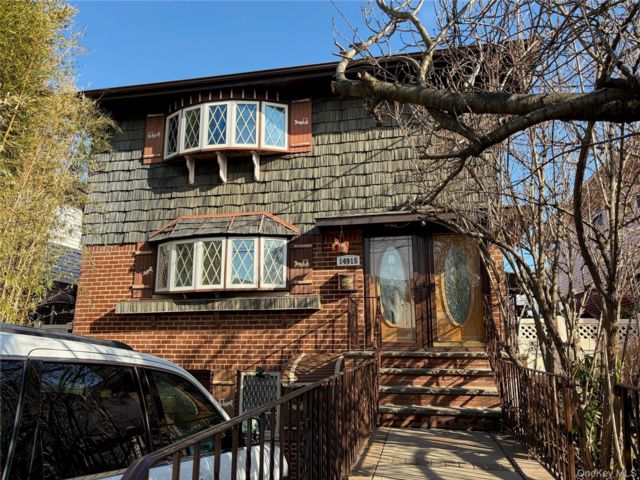 [Howard Beach Real Estate, listing number 7248653]