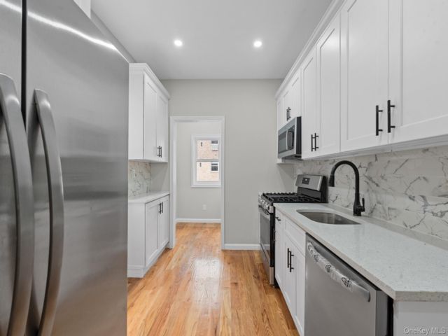  3 BR,  3.00 BTH &nbsp;Tudor style home in South Ozone Park