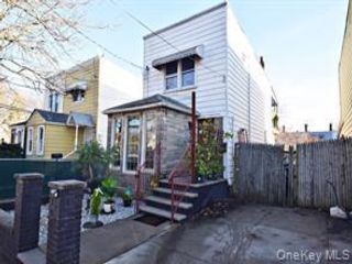  2 BR,  1.00 BTH &nbsp;House style home in Jamaica