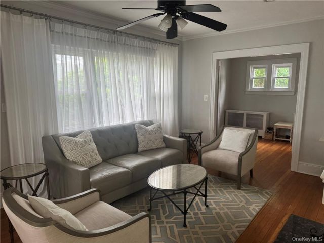  3 BR,  3.00 BTH &nbsp;A-frame style home in Oceanside