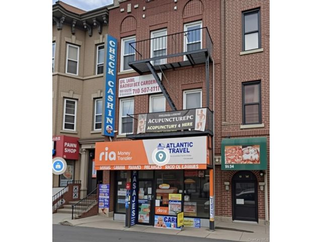 Studio,  0.00 BTH &nbsp;Commercial style home in Elmhurst