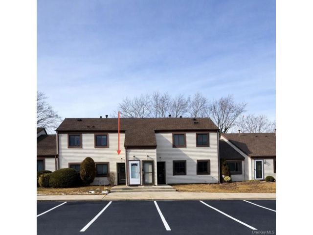  1 BR,  1.00 BTH &nbsp;Garden style home in Middle Island