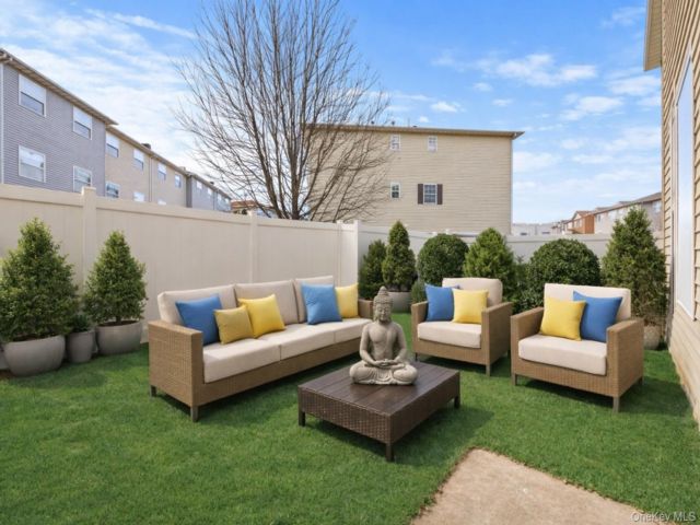  3 BR,  2.00 BTH &nbsp;Condo style home in Cornell