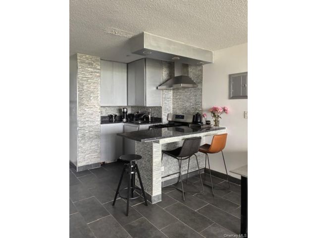 Studio,  1.00 BTH &nbsp;Other style home in Flushing