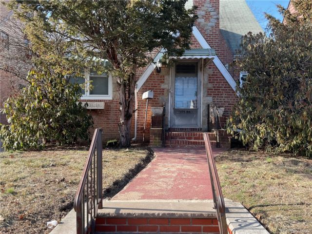  4 BR,  2.00 BTH &nbsp;Cape cod style home in Cambria Heights