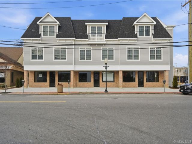  1 BR,  1.00 BTH &nbsp;Other style home in Babylon