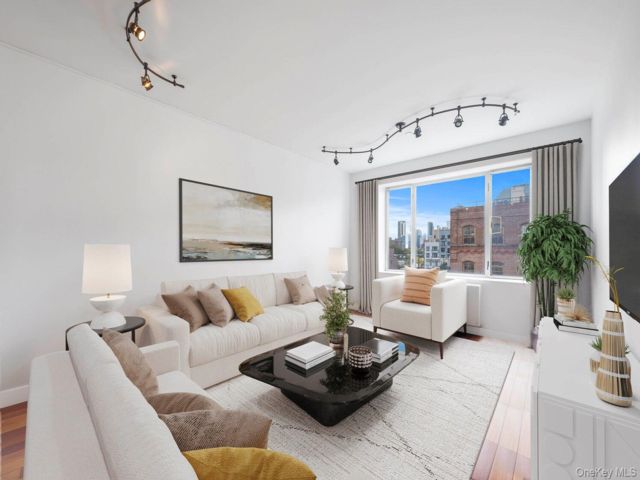  1 BR,  1.00 BTH &nbsp;Condo style home in Astoria