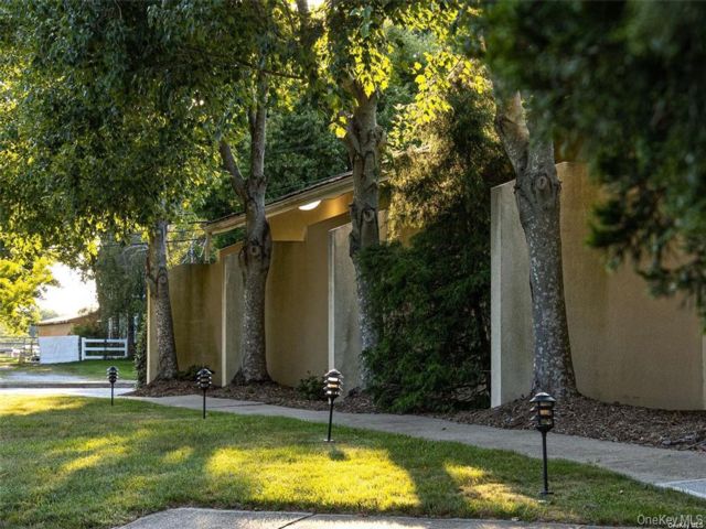 [Calverton Real Estate, listing number 7249008]