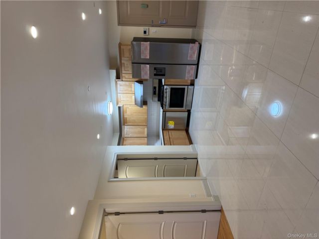  2 BR,  2.00 BTH &nbsp;Other style home in Rego Park