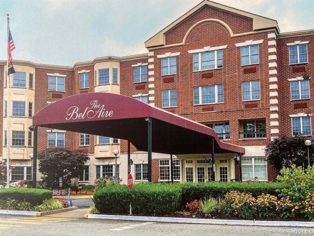  2 BR,  2.00 BTH &nbsp;Other style home in East Meadow