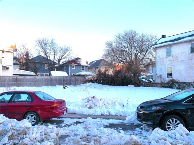 Lot <b>Size:</b> 71.5' X 46' IRR &nbsp;House style home in Far Rockaway