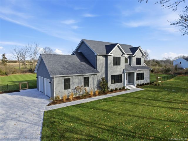  4 BR,  4.00 BTH &nbsp;Contemporary style home in Jamesport