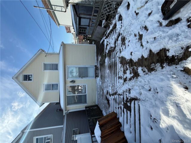  3 BR,  1.00 BTH &nbsp;Colonial style home in Howard Beach