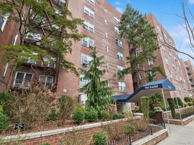  2 BR,  1.00 BTH &nbsp;Other style home in Forest Hills