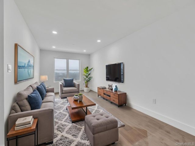  1 BR,  1.00 BTH &nbsp;Other style home in Freeport