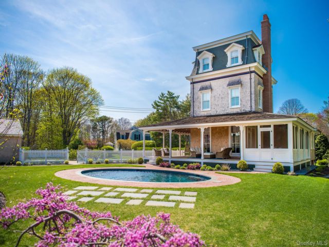  4 BR,  4.00 BTH &nbsp;Victorian style home in Quogue