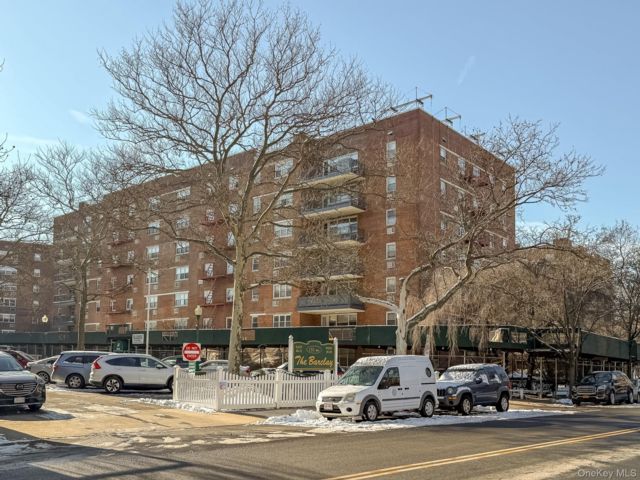 [Howard Beach Real Estate, listing number 7249543]