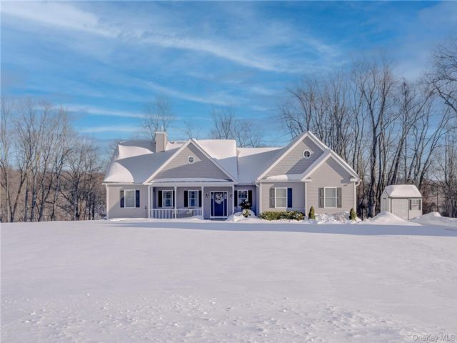  3 BR,  3.00 BTH &nbsp;Ranch style home in New Windsor