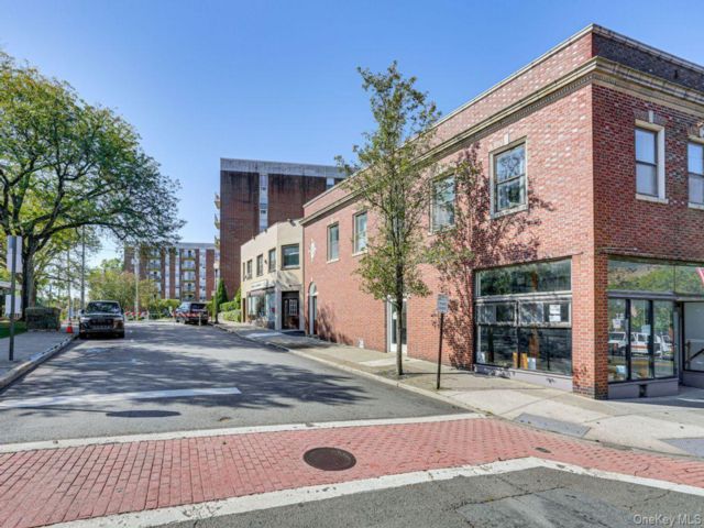 [Suffern Real Estate, listing number 7249599]