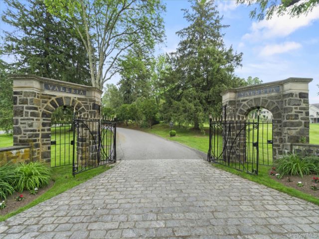  2 BR,  3.00 BTH &nbsp;Other style home in Cortlandt Manor